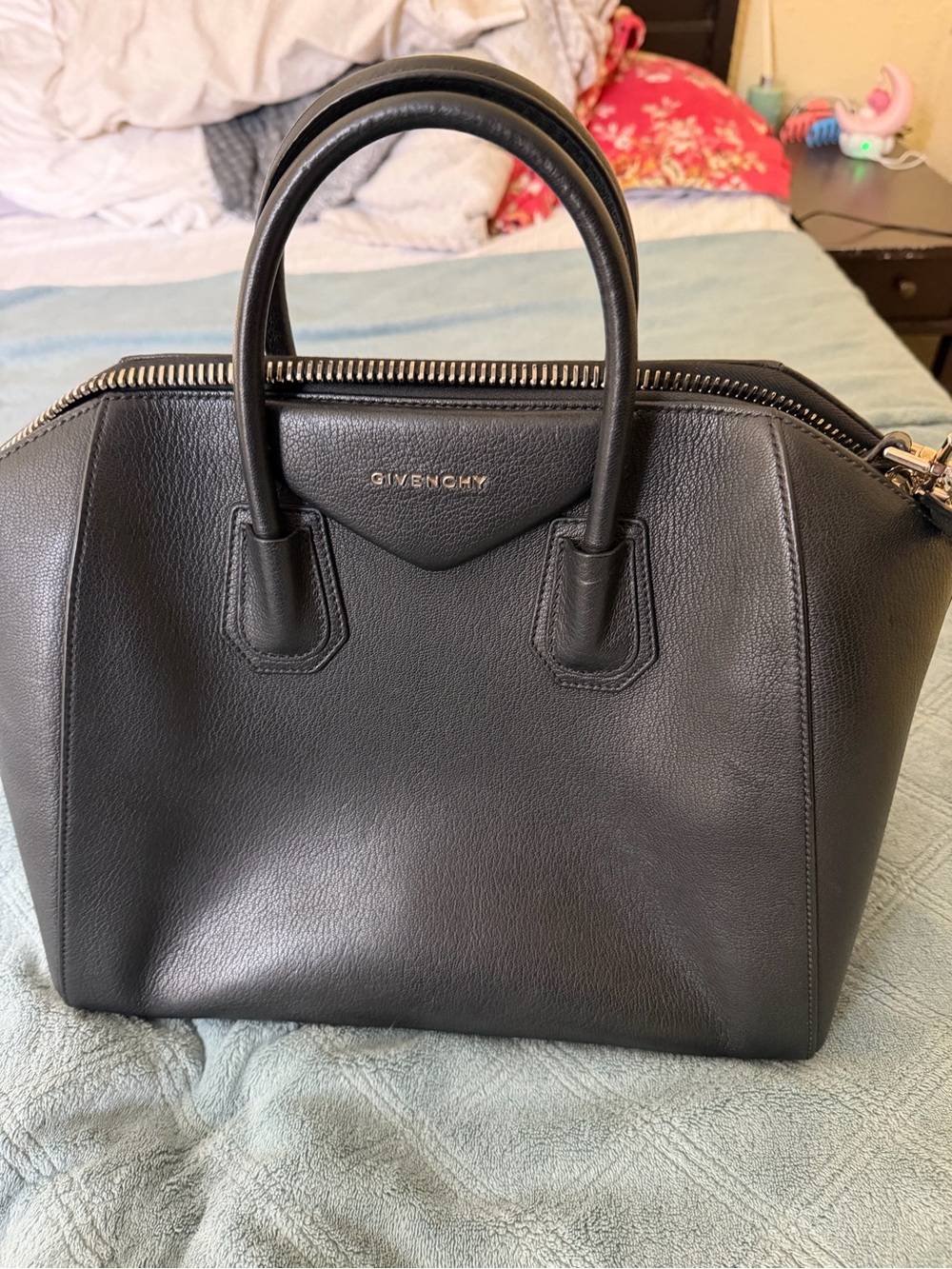 Givenchy Black Leather Satchel with Top Handles Antigona medium - Picture 2 of 6